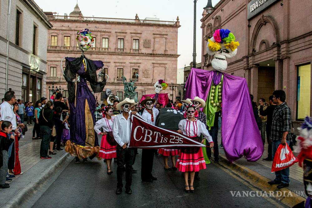 $!Una noche de Día de Muertos y Halloween en Saltillo
