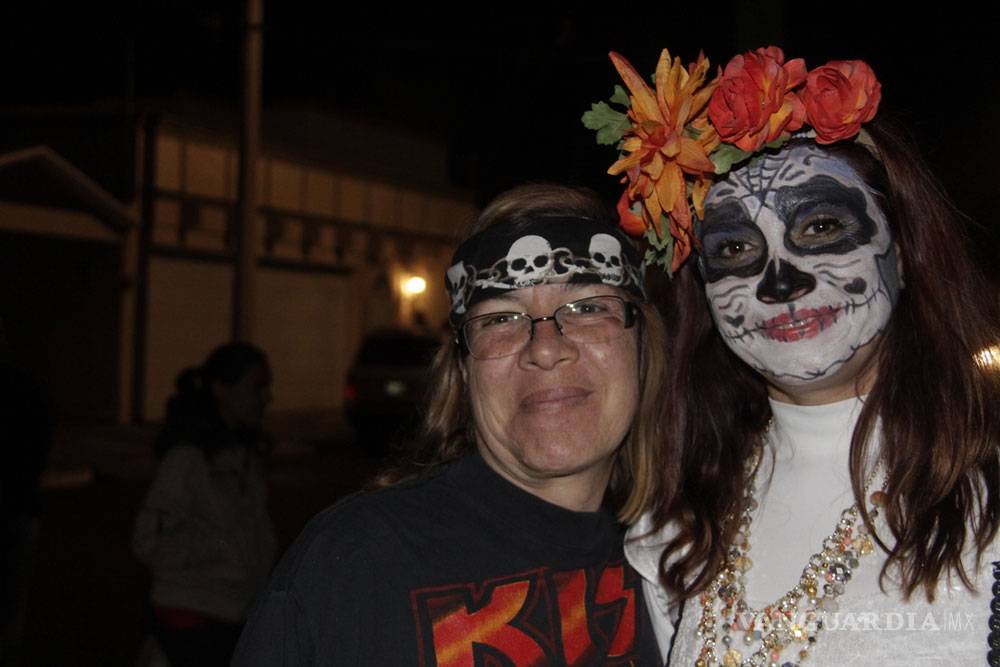 $!Toman calles de Saltillo para pedir Halloween