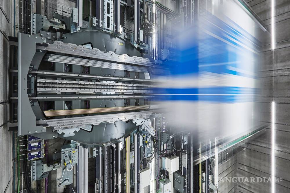 $!Crean el primer elevador del mundo sin cables y se mueve vertical y lateralmente