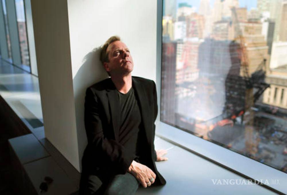 $!Debuta Kiefer Sutherland como cantante en "Down in a Hole"