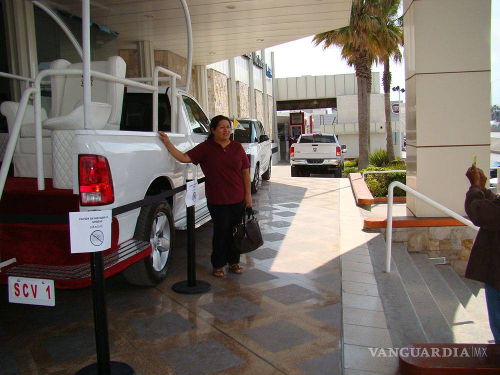 $!Exhiben en Saltillo Papamóvil que usó el Papa Francisco