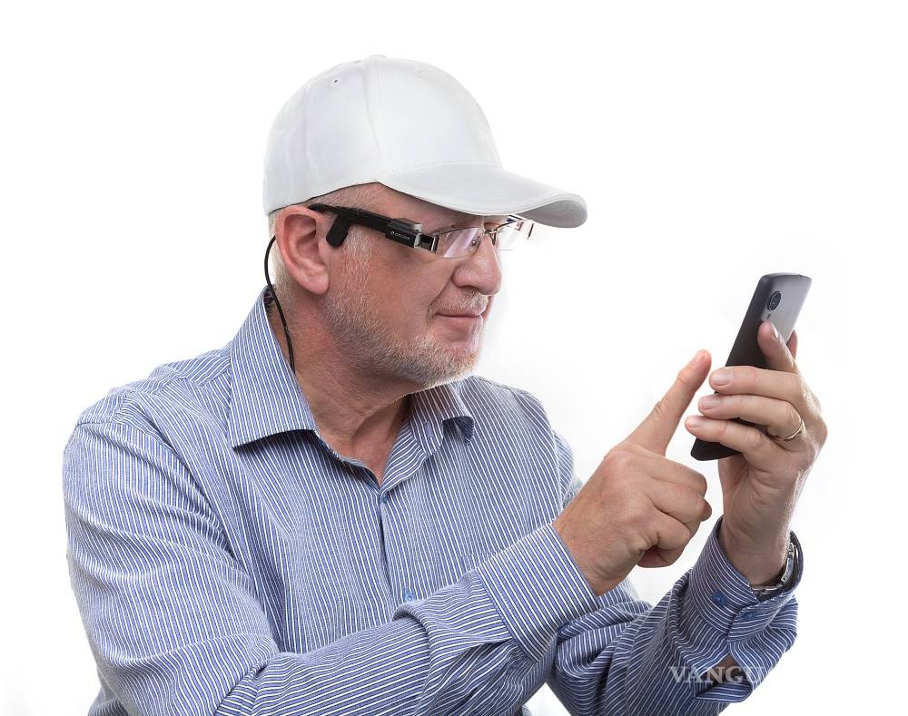 $!Con el OrCam MyEye las personas ciegas o con baja visión escuchan lo que no ven