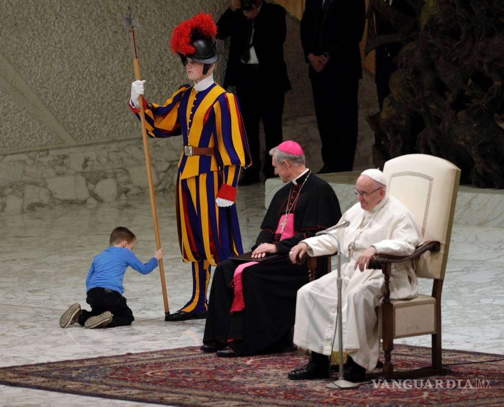 $!Cuando la inocencia de un niño toma el control del Vaticano (fotogalería)