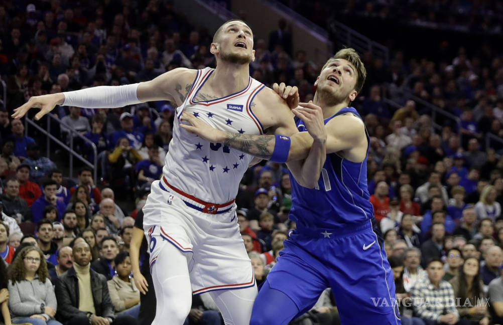 $!Embiid y Simmons hacen la dupla perfecta para darle la victoria a los 76ers