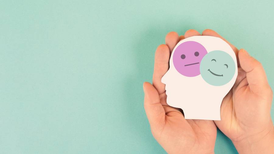 El doctor en psicología Juan Pablo Gualajára señala que pedir ayuda profesional y fortalecer redes de apoyo es clave para prevenir crisis emocionales.