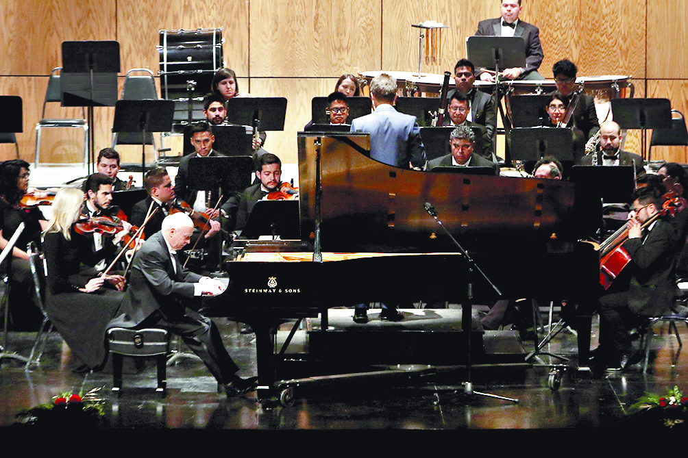 $!Suman talentos, la OFDC y el pianista, Jorge Federico Osorio, en el segundo concierto de temporada