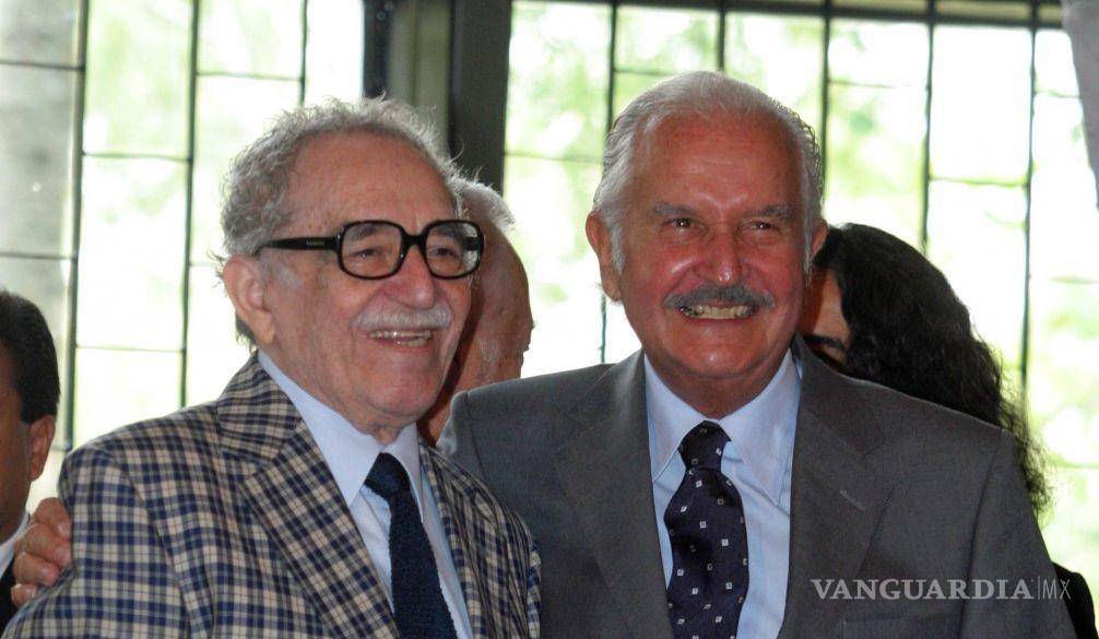 $!Imagen del 26 de septiembre de 2007.- El premio Nobel de literatura, Gabriel García Márquez y el escritor mexicano Carlos Fuentes.