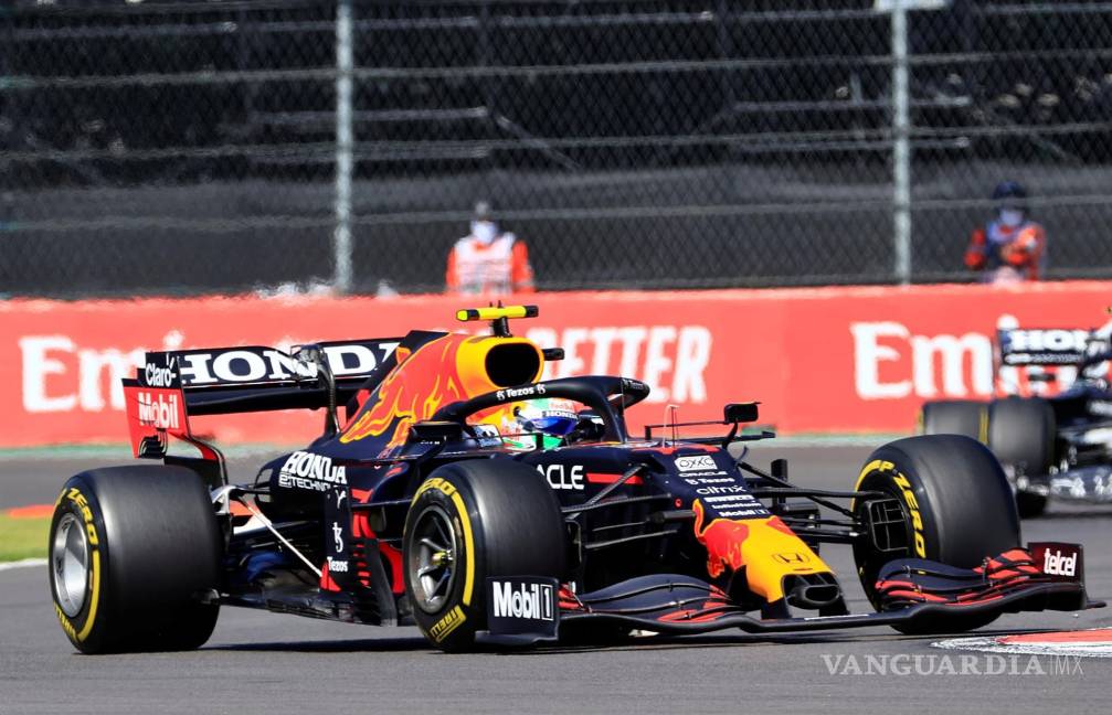 $!El mexicano Sergio Perez de Red Bull compite en el Gran Premio de Fórmula Uno de México que se realiza en el Autódromo Hermanos Rodríguez en Ciudad de México. EFE/David Guzman Gonzalez