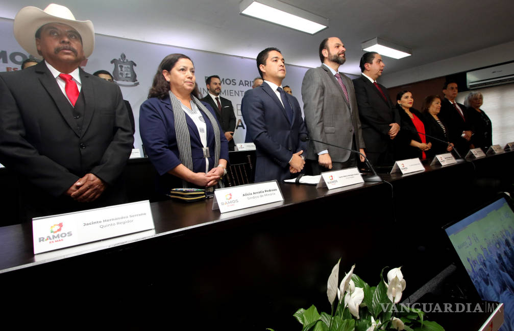 $!Rinde protesta como nuevo alcalde de Ramos Arizpe el priista José María Morales