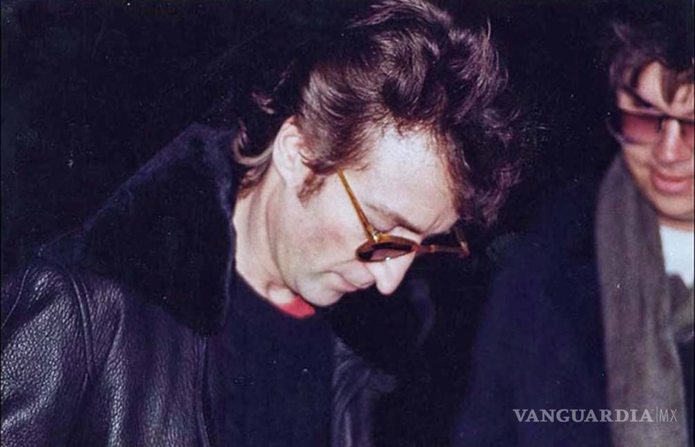 $!40 años después, ¿quién le disparó a John Lennon y dónde está ahora su asesino?