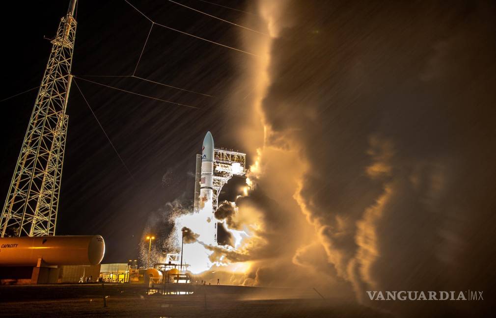 $!El cohete Vulcan Centaur de United Launch Alliance, parte de la Misión Peregrine Uno de Astrobotic, despega del Complejo de Lanzamiento Espacial 41 en el Centro Espacial Kennedy en Merritt Island, Florida