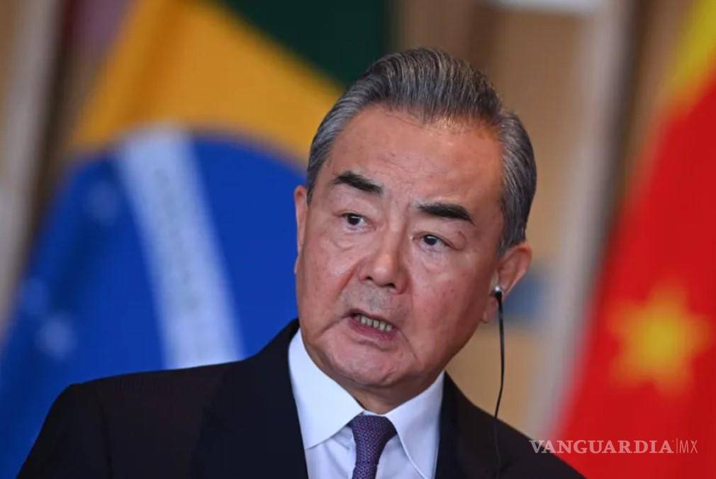 $!El ministro de Relaciones Exteriores de China, Wang Yi, en una reciente rueda de prensa | Foto: EFE