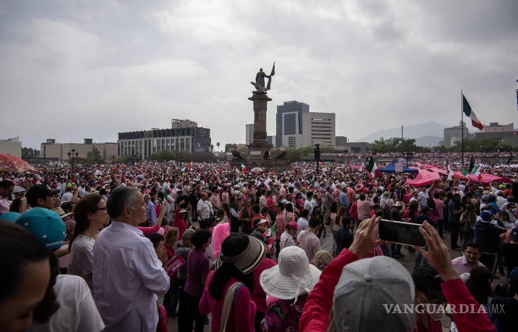 Así toman las calles y plazas miles de mexicanos para defender al INE (Fotos)