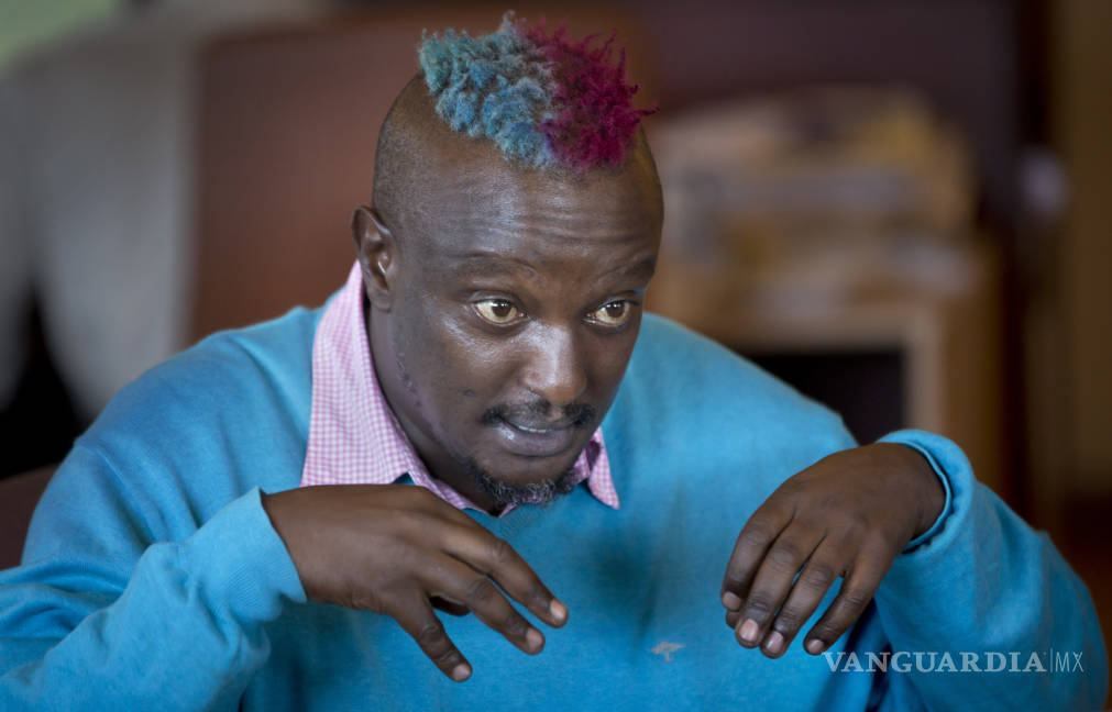 $!Binyavanga Wainaina, el escritor y activista LGTBI, fallece en Kenia