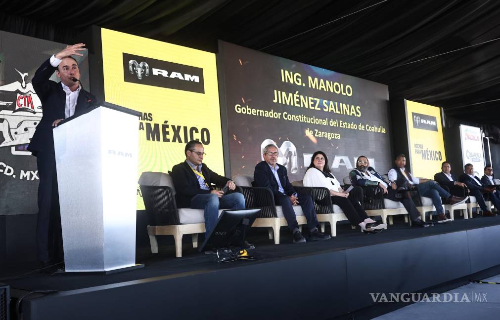 $!El gobernador Manolo Jiménez destacó que Coahuila produce uno de cada cinco vehículos mexicanos.