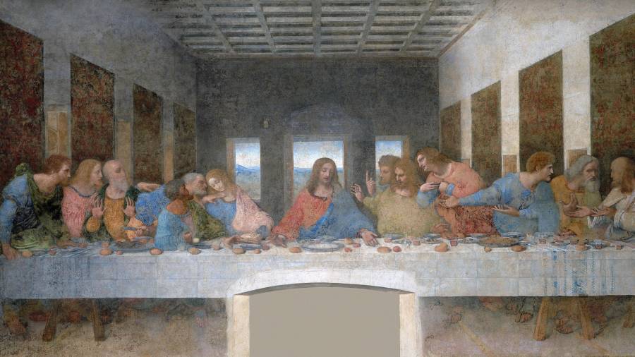 En la pintura ‘La Última Cena’ de Leonardo Da Vinci, que se observa en esta reproducción fotográfica tras una de sus restauraciones, se observa un largo mantel con bordados azules.