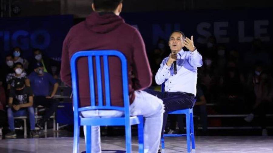 Candidato del PAN para gubernatura de Nuevo León miente con cifras falsas de empleos perdidos en el estado