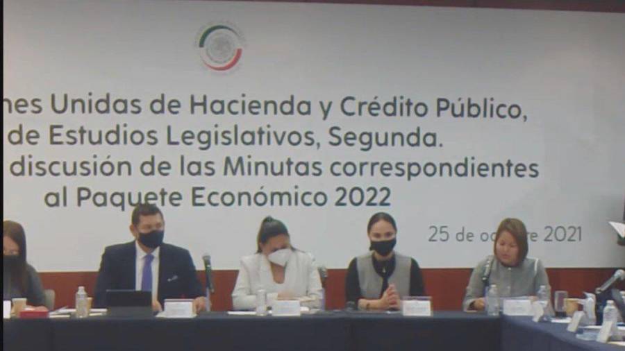En una discusión de menos de dos horas, las comisiones avalaron los 3 dictámenes ante las acusaciones de la oposición a la mayoría por acelerar el proceso en el Senado.
