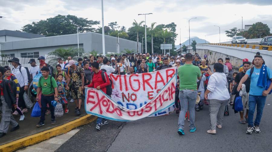 La movilización “De la mano de Dios” está integrada por mujeres, hombres y niños, originarios de Honduras, Guatemala, El Salvador, Haití y Cuba.