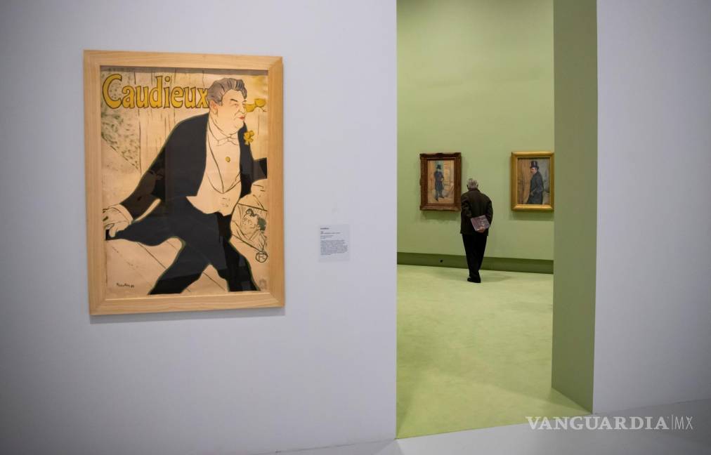 $!Un visitante observa las obras del pintor francés Henri de Toulouse-Lautrec que se muestran como parte de la exposición ‘Toulouse-Lautrec resolutamente moderno’ en el Grand Palais de París, Francia, 07 de octubre de 2019. EFE/EPA/Ian Langsdon