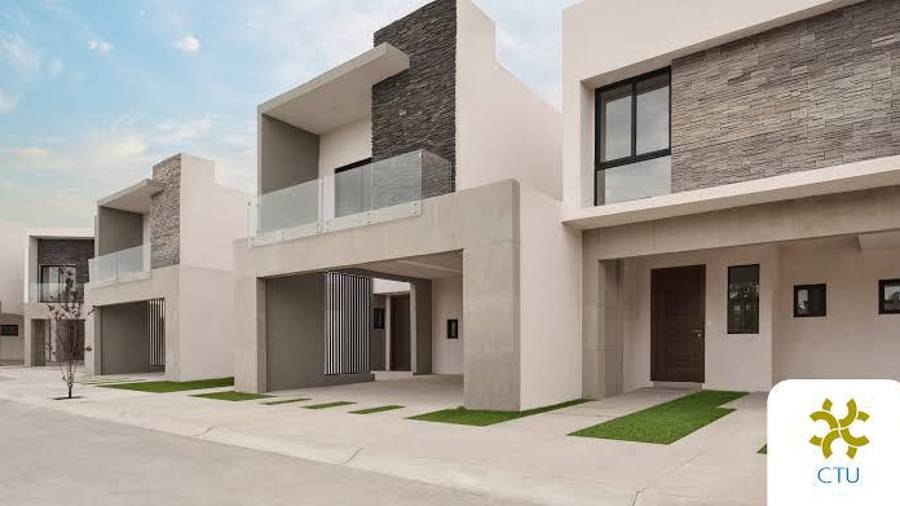 Entre las casas en Arteaga y al norte y sur de Saltillo que se ofertan hay desde un millón 800 mil pesos, hasta dos millones de pesos.