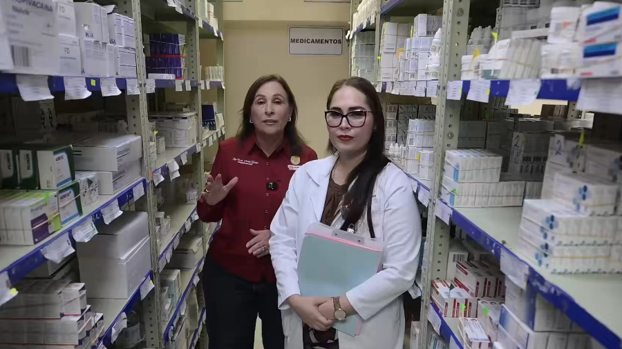 Rocío Nahle en un vídeo donde supervisa el abasto de medicamentos en un hospital.