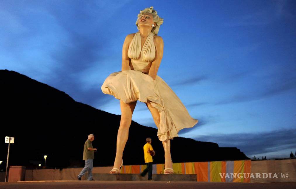$!¿Arte o misoginia? Piden ‘cancelar’ estatua de Marilyn Monroe en California