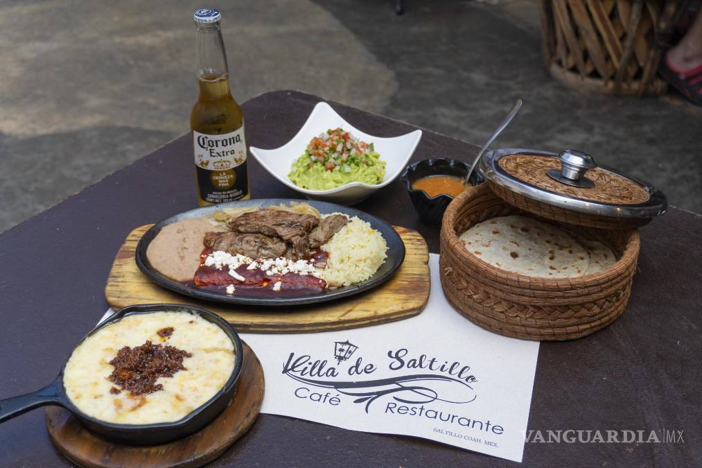 $!El “Conquistador” incluye arrachera, frijoles, enchiladas y sus tortillas.