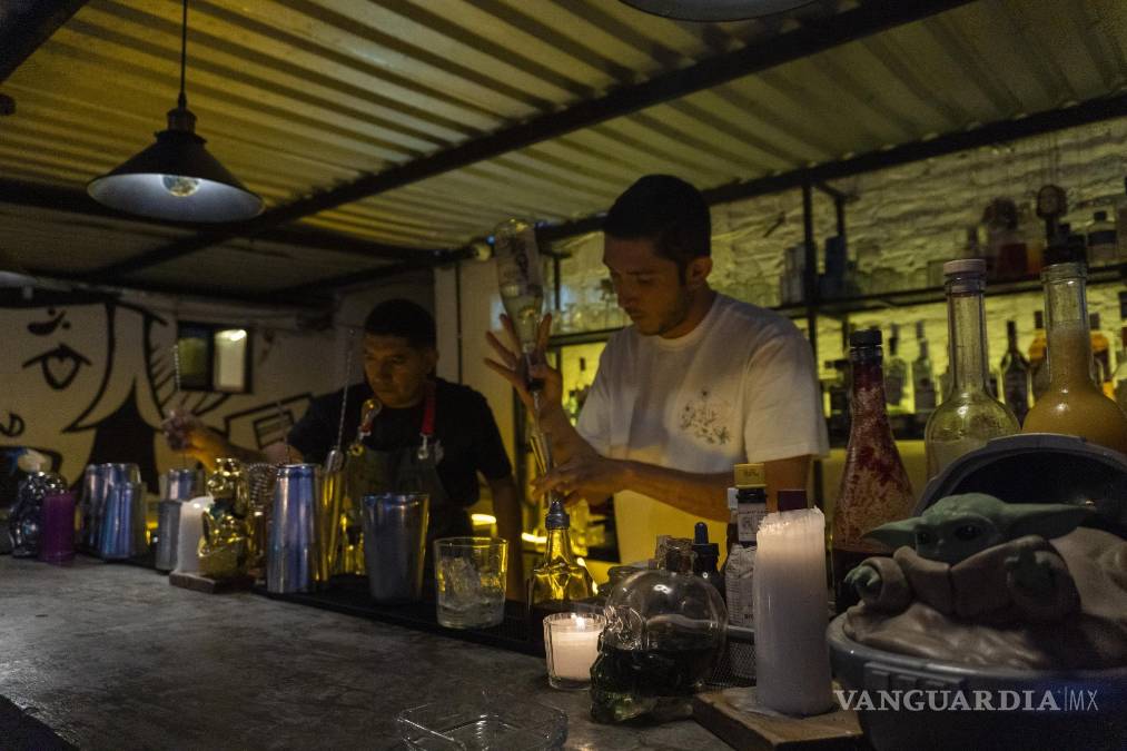 $!Para la creación de sus bebidas, se inspiran en el Centro Histórico de Saltillo.