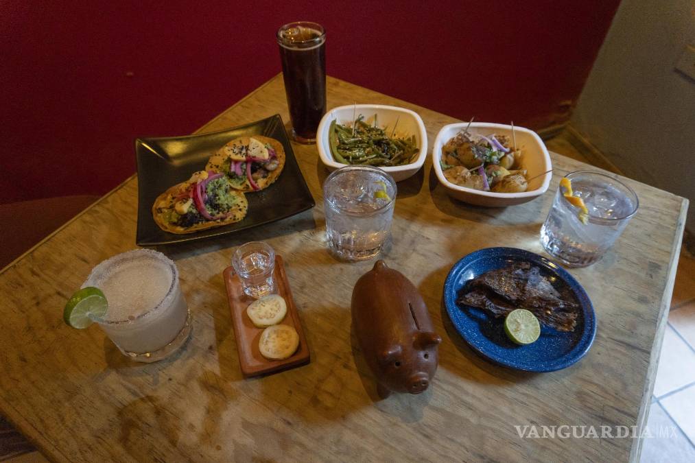 $!No pierdas la oportunidad de probar su sotol con carne seca.