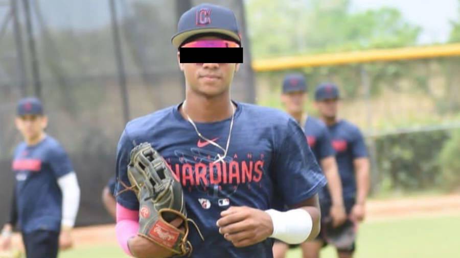 En el caso de David Severino, las consecuencias ya comenzaron: MLB lo suspendió y retrasó su ingreso al mercado internacional de agentes libres.