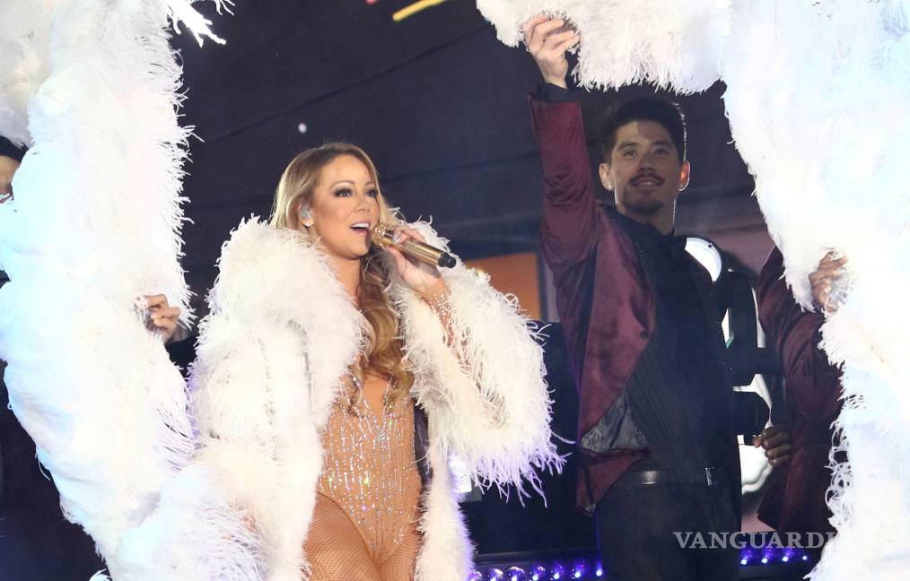 Mariah Carey tiene desafortunada actuación de Año Nuevo en Times Square
