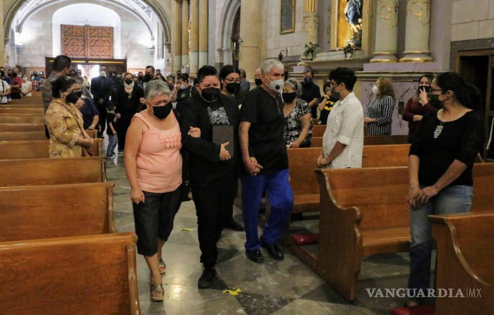 $!Le dan el último adiós al padre ‘Gofo’ con misa en la Catedral de Saltillo