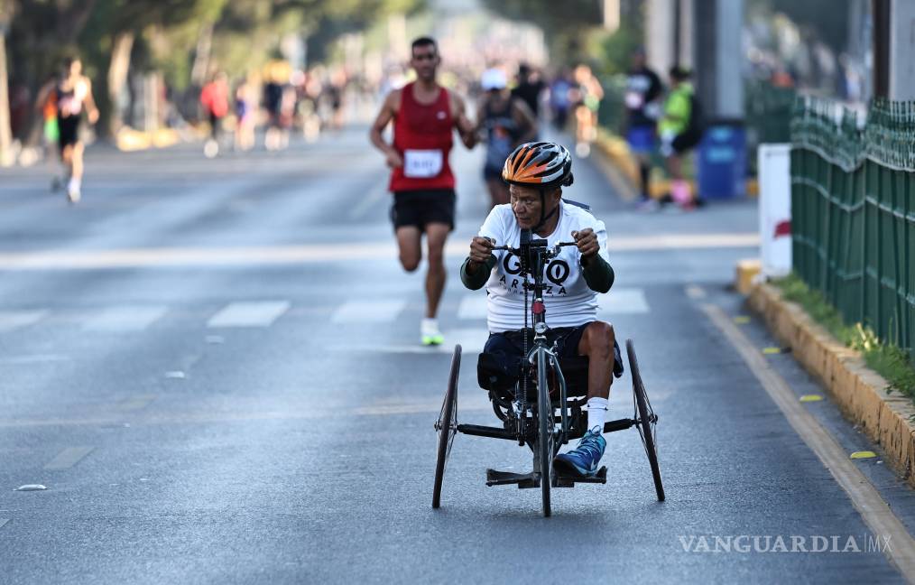 $!La 14ª edición de la Carrera “Chuy Flores” reunió a corredores de todas las edades y condiciones este domingo 5 de octubre en Saltillo.