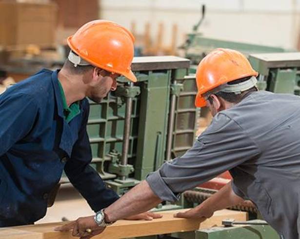 Los salarios de obreros, técnicos en producción, así como de empleados administrativos, contables y de dirección registraron un incremento. FOTO: