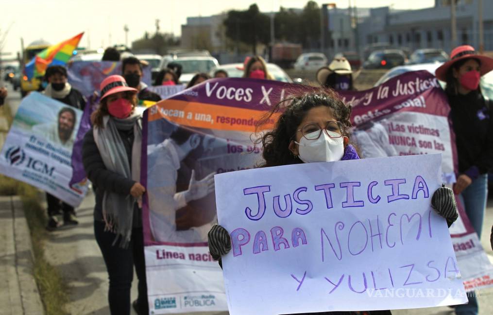 $!Grupos Feministas y colectivos LGBT+ exigen justicia para los feminicidios de Nohemí y Yulizsa.