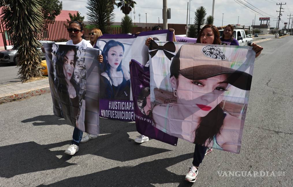 $!Con las consignas políticas de #NoFueSuicidioFueFeminicidio reclamaron justicia para este caso.