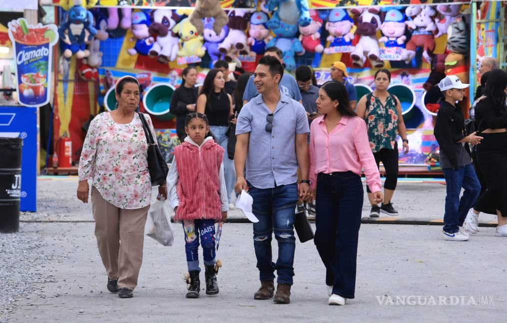 $!El ambiente festivo se hizo presente desde el primer día con una gran afluencia de visitantes.