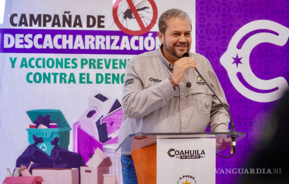 $!El alcalde Tomás Gutiérrez Merino destacó que las acciones de descacharrización ayudan a proteger la salud de las familias y prevenir enfermedades como el dengue.