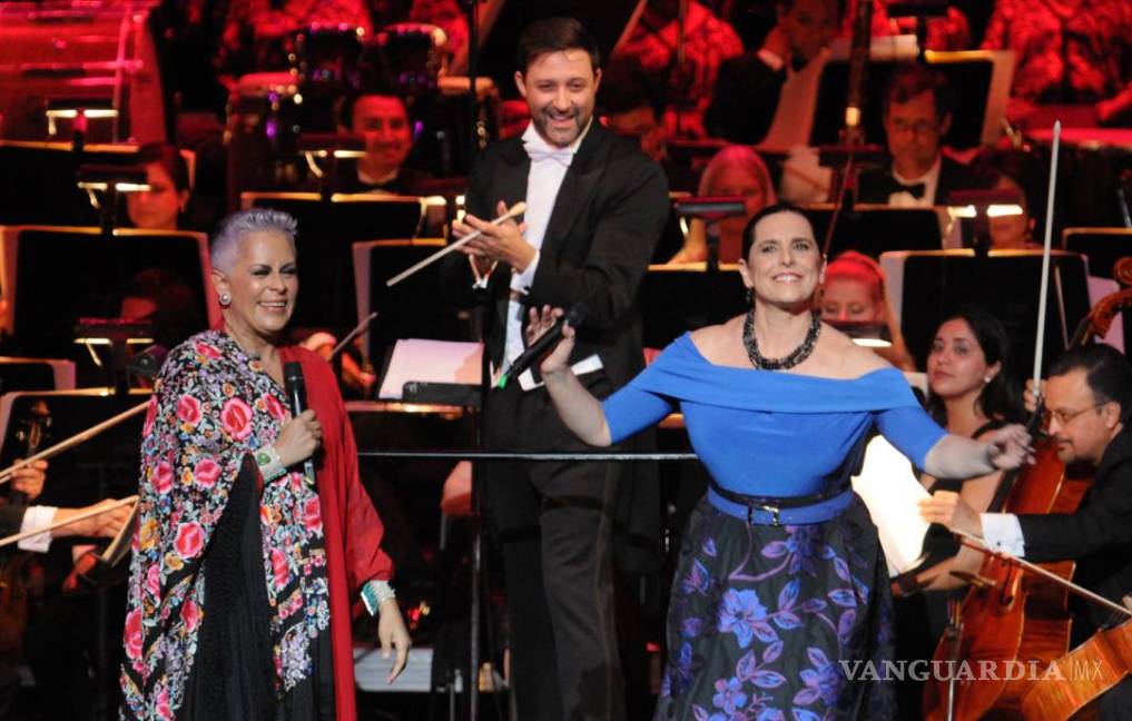 $!Consuelo Velázquez &quot;vive&quot; memorable homenaje en Bellas Artes