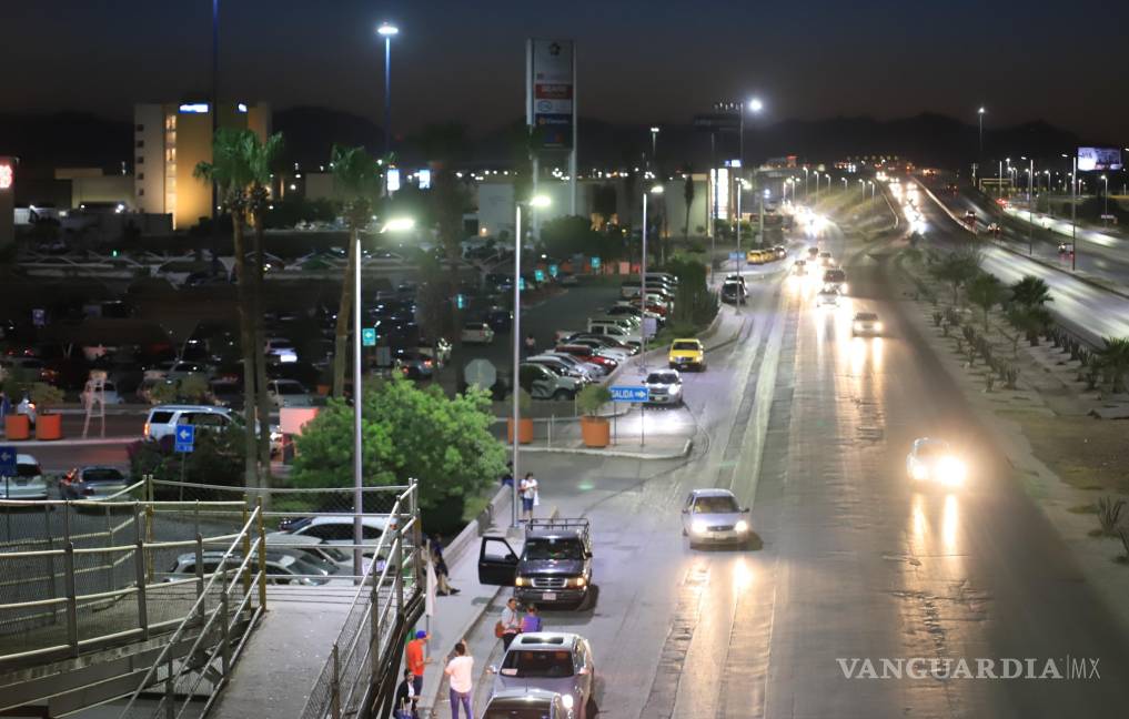 $!Ayuntamiento de Torreón refuerza iluminación del Periférico RLS