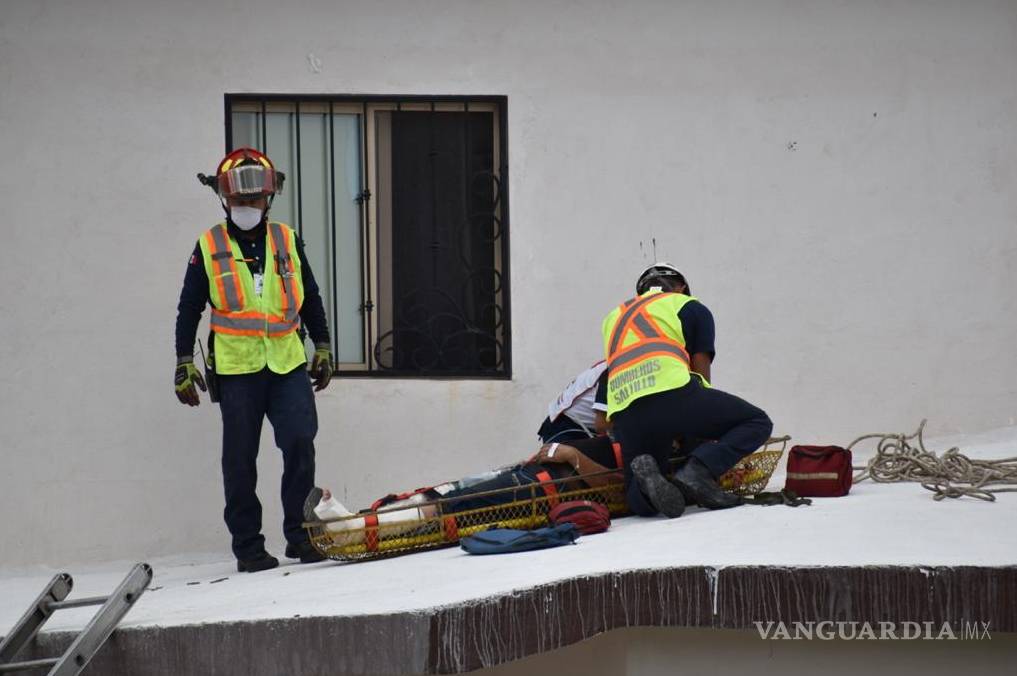 $!Traspié en domicilio al sur de Saltillo lo manda a hospital