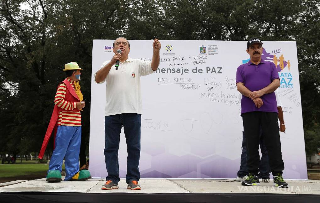 $!Tigres y Rayados marchan por la paz y la no violencia en Nuevo León