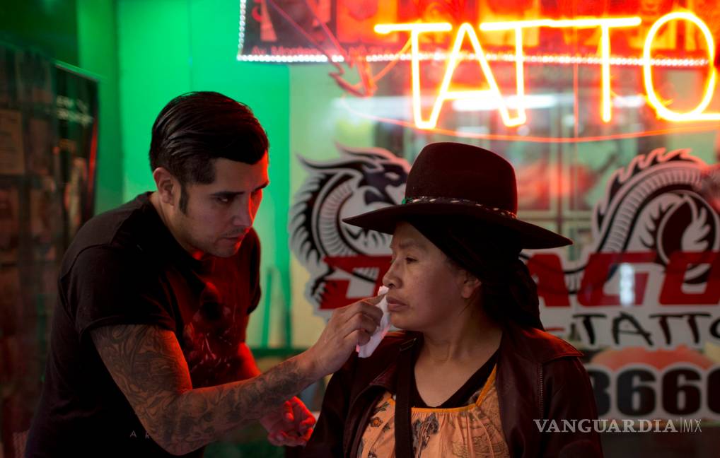 $!Tatuajes motivan a pacientes bolivianos con vitíligo