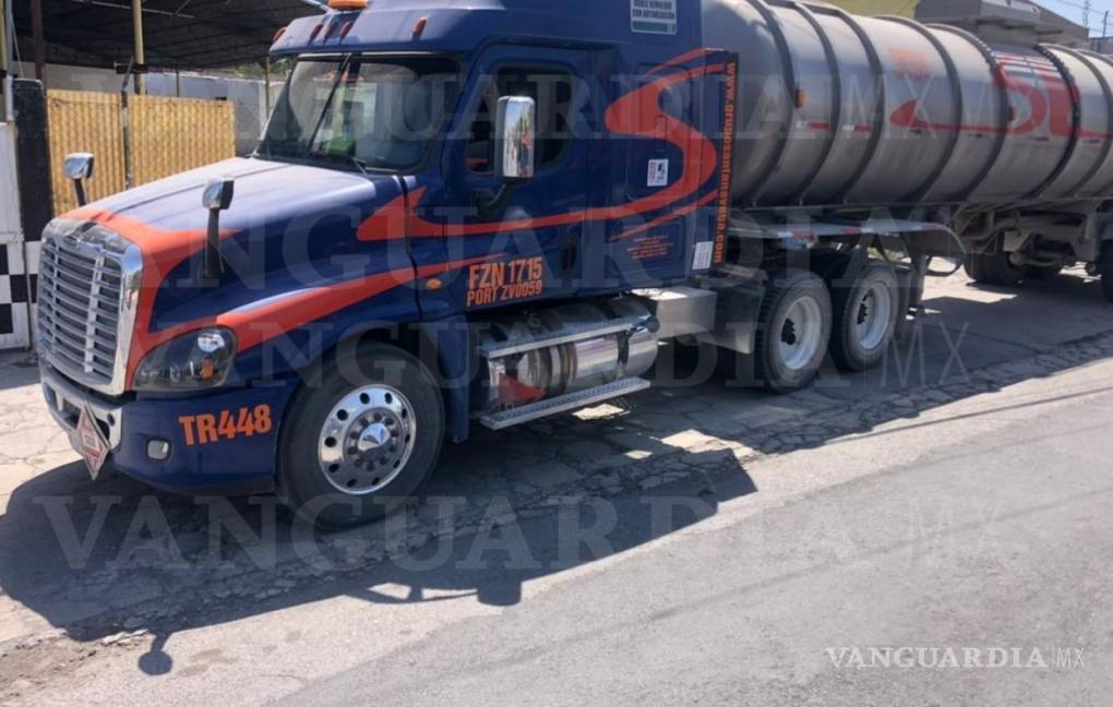 $!Decomisan pipas con diésel aparentemente ilegal en carretera a Torreón