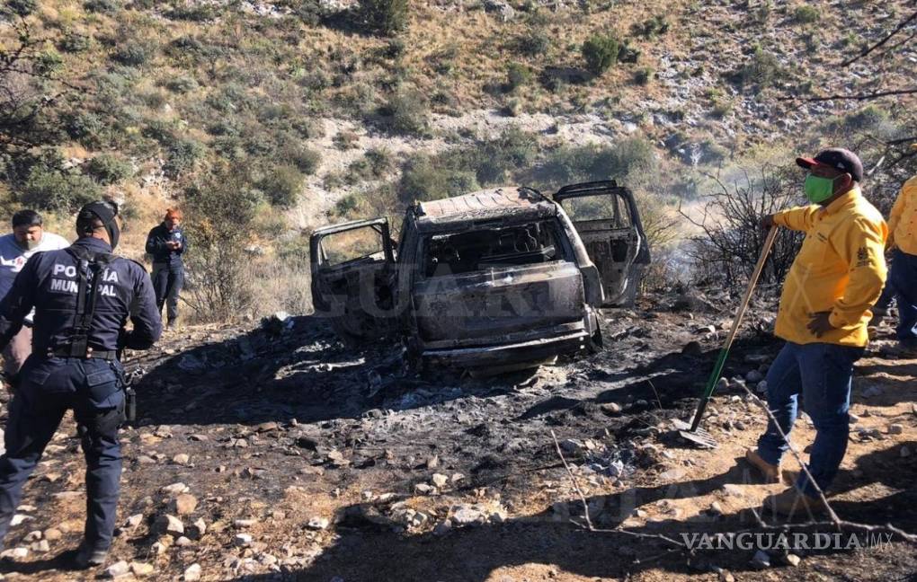 Camioneta provoca un incendio en la sierra de Zapalinamé, al oriente de Saltillo