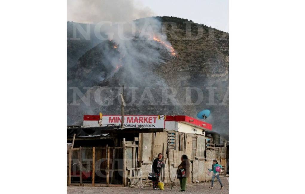 $!Se incendia Sierra de Zapalinamé en Saltillo; siguen hoy los trabajos de combate