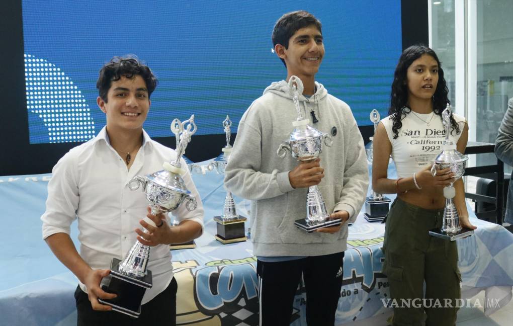 $!Hubo ganadores de todas las edades en la competencia que se llevó a cabo desde la Infoteca del Campus Arteaga de la Universidad Autónoma de Coahuila.