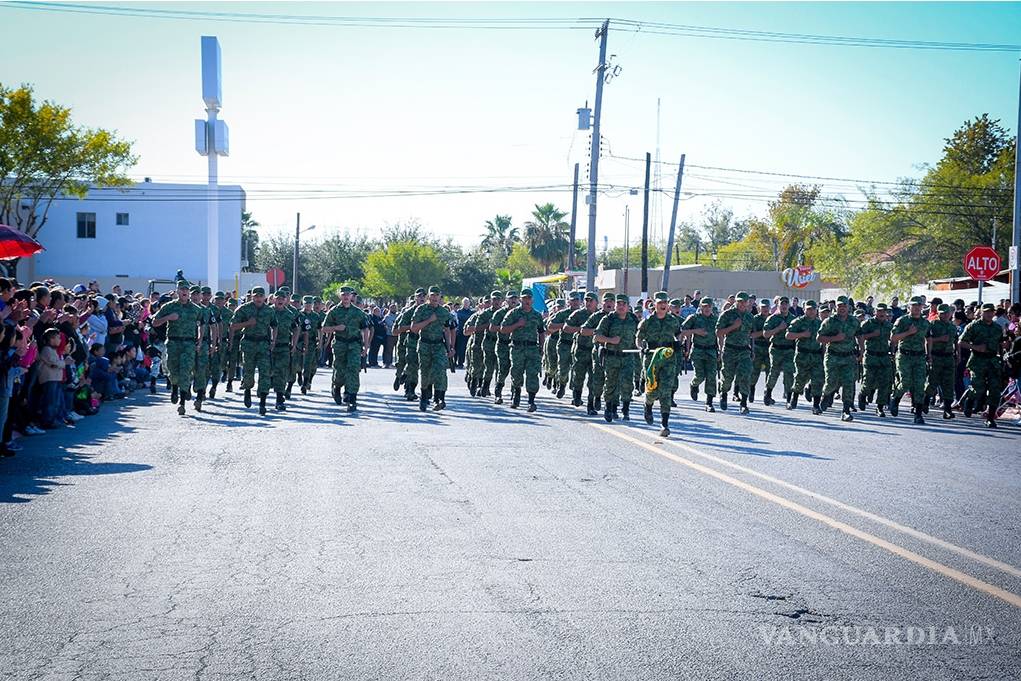 $!Pintan Piedras Negras de un ‘color patrio’