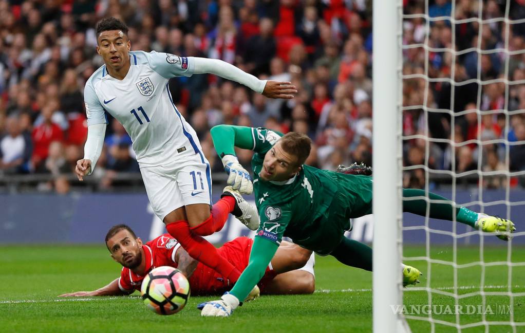 $!Inglaterra ganó caminando